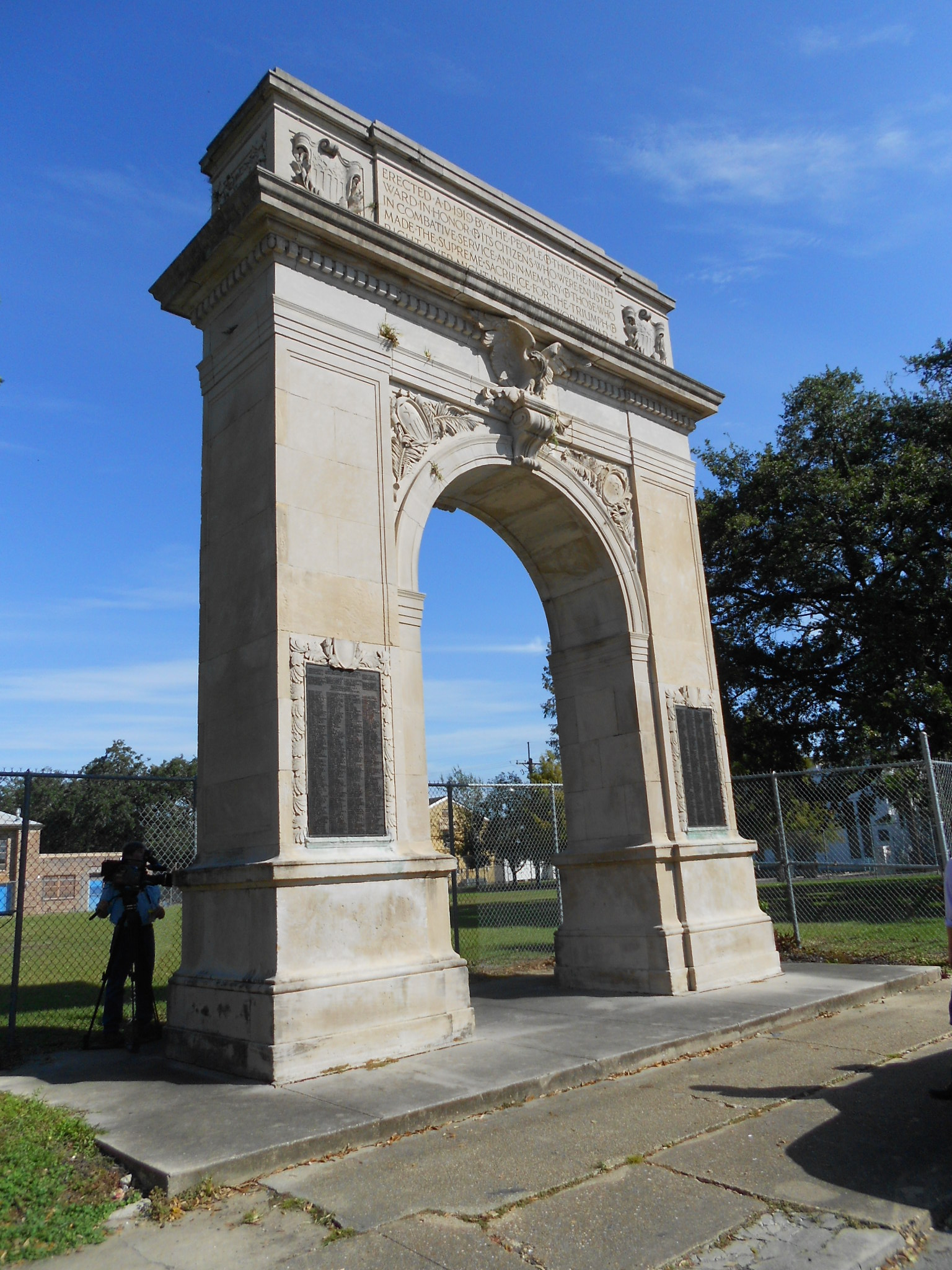 Zoom on the image : The Victory Arch